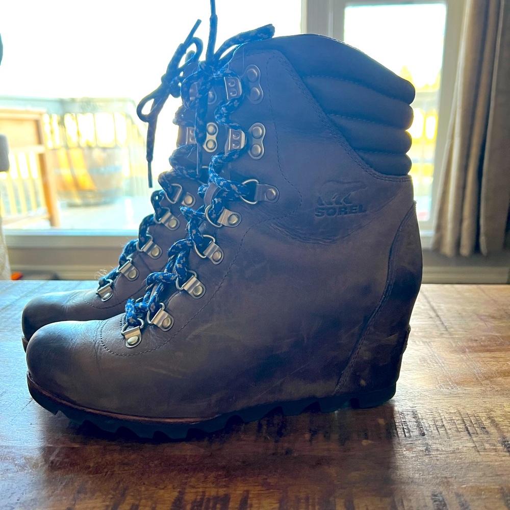 Sorel Conquest Wedge Boots